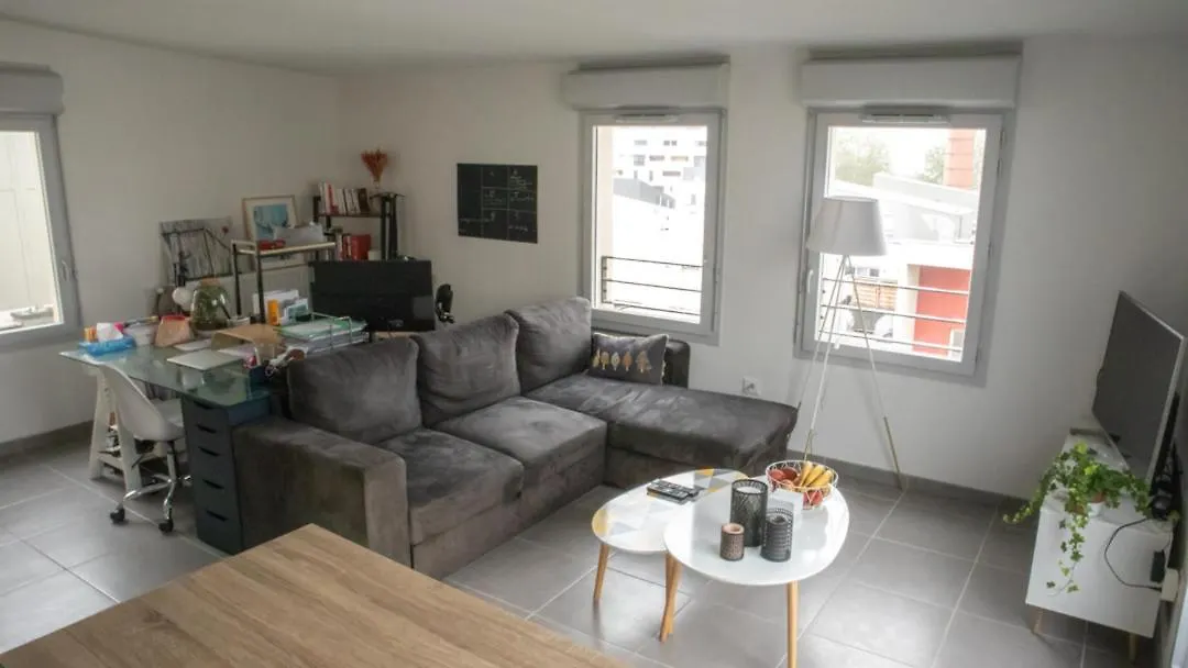 Apartment Rooftop Avec Vue Sur Les Pyrenees Et Jacuzzi, Au Pied Du Zenith Toulouse