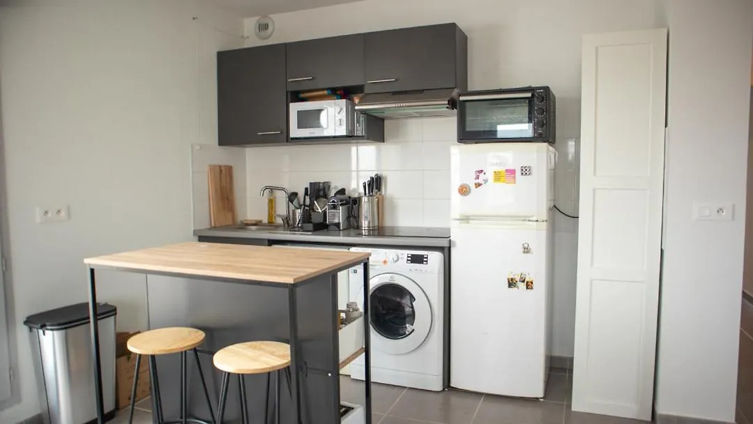 Rooftop Avec Vue Sur Les Pyrenees Et Jacuzzi, Au Pied Du Zenith Toulouse Apartment
