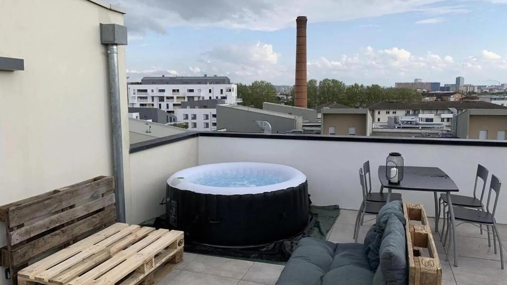 Rooftop Avec Vue Sur Les Pyrenees Et Jacuzzi, Au Pied Du Zenith トゥールーズ